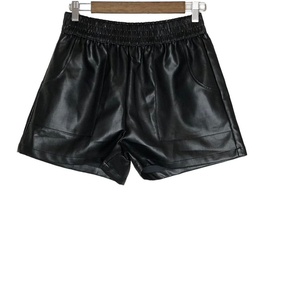 Altar'd State NWT Sasha Vegan Leather High Waist Shorts with Pockets Size Small